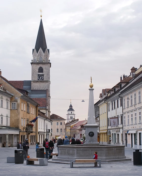 Kranja Prenova javnih površin mestnega jedra Kranja - LUZ